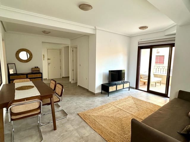 Appartement de 3 chambres à louer à Torrevieja - 950 € (Ref: 9676732)