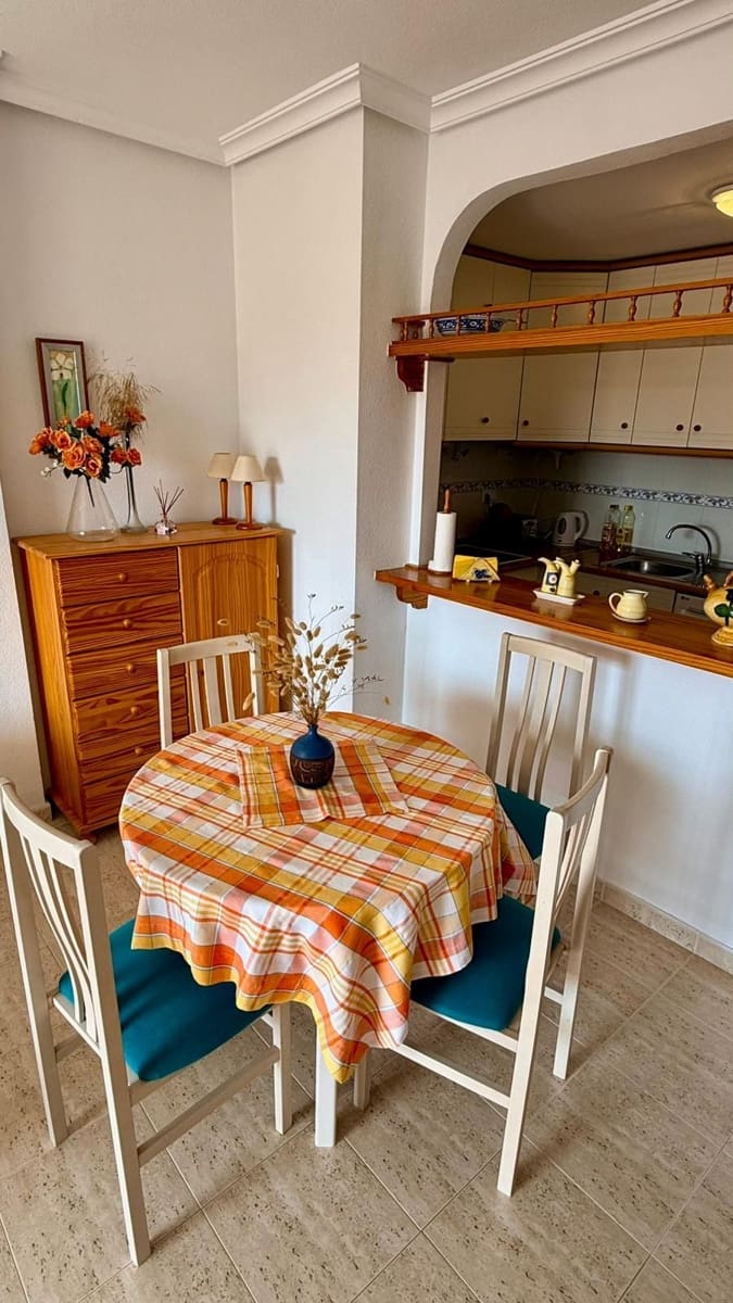 1 soveværelse Lejlighed til leje i Alicante by - € 690 (Ref: 9679433)