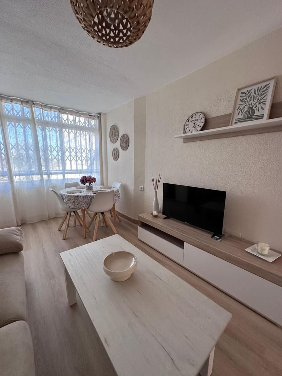 1 sypialnia Mieszkanie do wynajęcia w Pilar de la Horadada z basenem garażem - 900 € (Ref: 9689999)