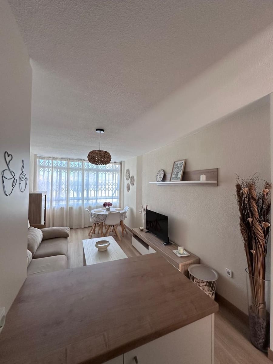 1 sypialnia Mieszkanie do wynajęcia w Pilar de la Horadada z basenem garażem - 900 € (Ref: 9689999)