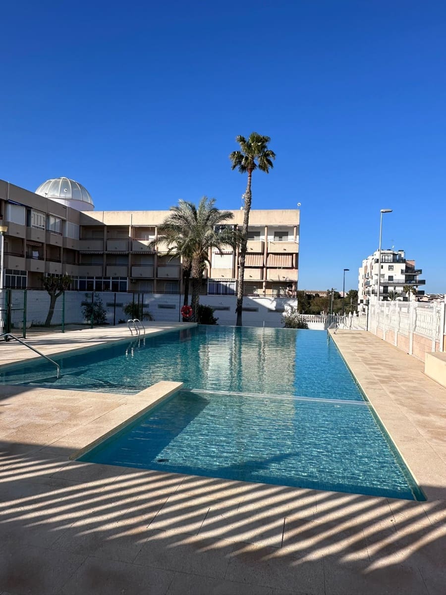 1 sypialnia Mieszkanie do wynajęcia w Pilar de la Horadada z basenem garażem - 900 € (Ref: 9689999)