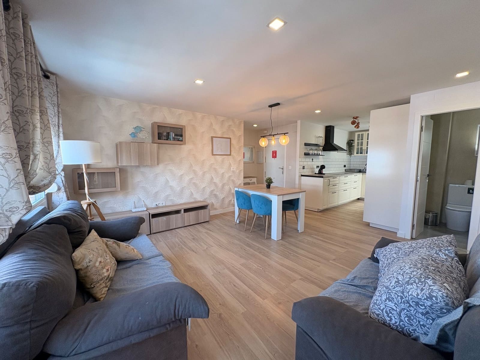 3 quarto Apartamento para arrendar em Torrevieja - 1 050 € (Ref: 9694663)