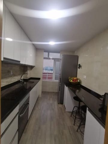 3 bedroom Flat for rent in Torrevieja with garage - € 1,000 (Ref: 9694665)