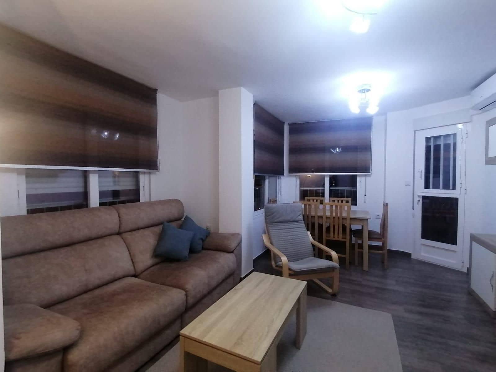 3 bedroom Flat for rent in Torrevieja with garage - € 1,000 (Ref: 9694665)