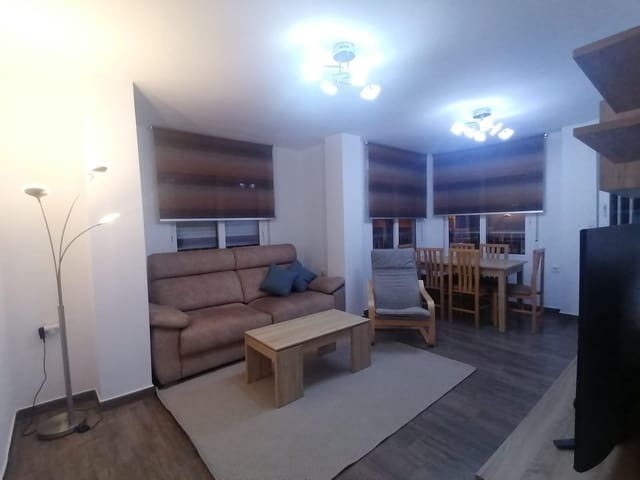 3 bedroom Flat for rent in Torrevieja with garage - € 1,000 (Ref: 9694665)