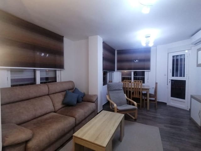 3 bedroom Flat for rent in Torrevieja with garage - € 1,000 (Ref: 9694665)