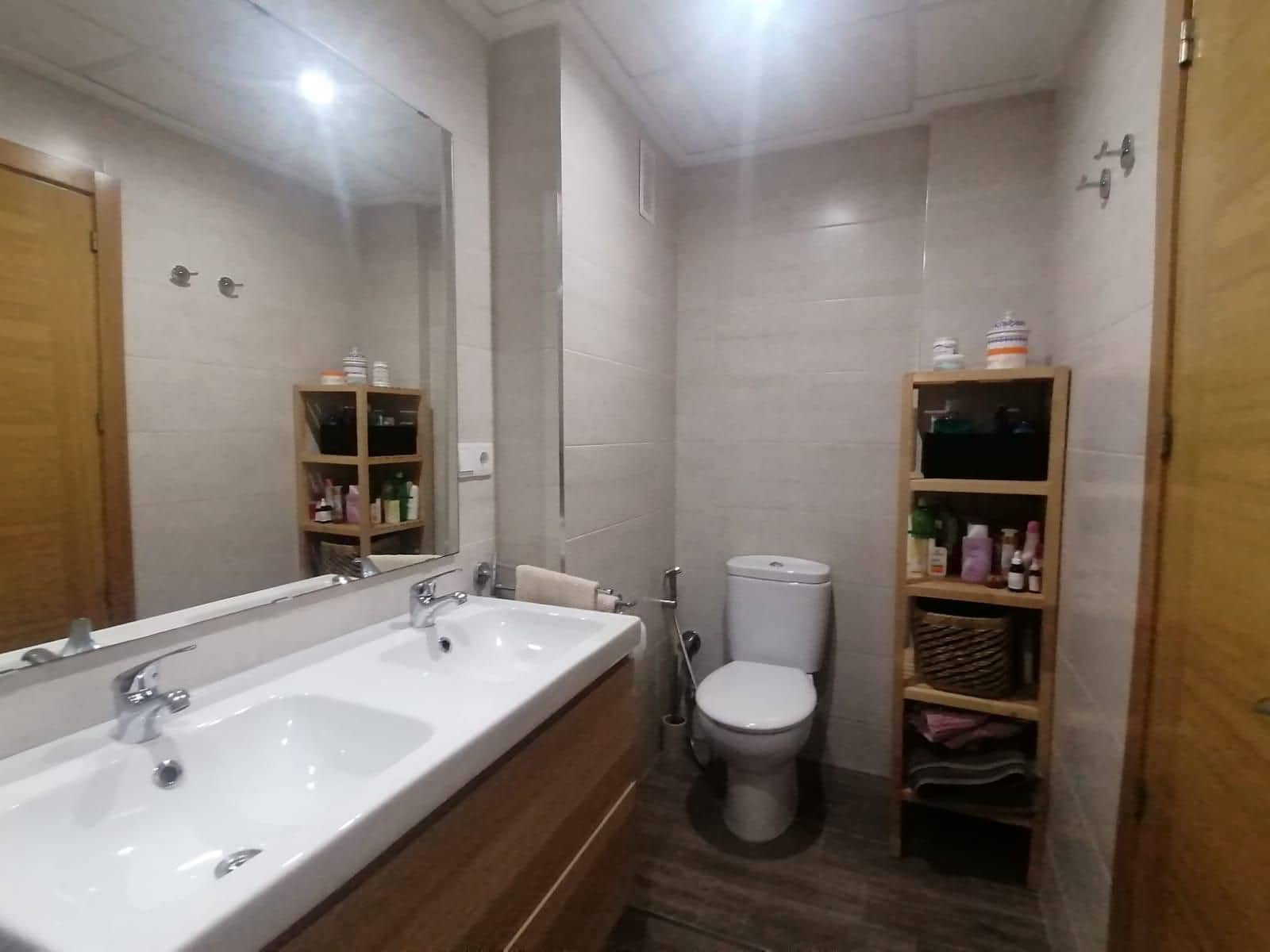 3 bedroom Flat for rent in Torrevieja with garage - € 1,000 (Ref: 9694665)