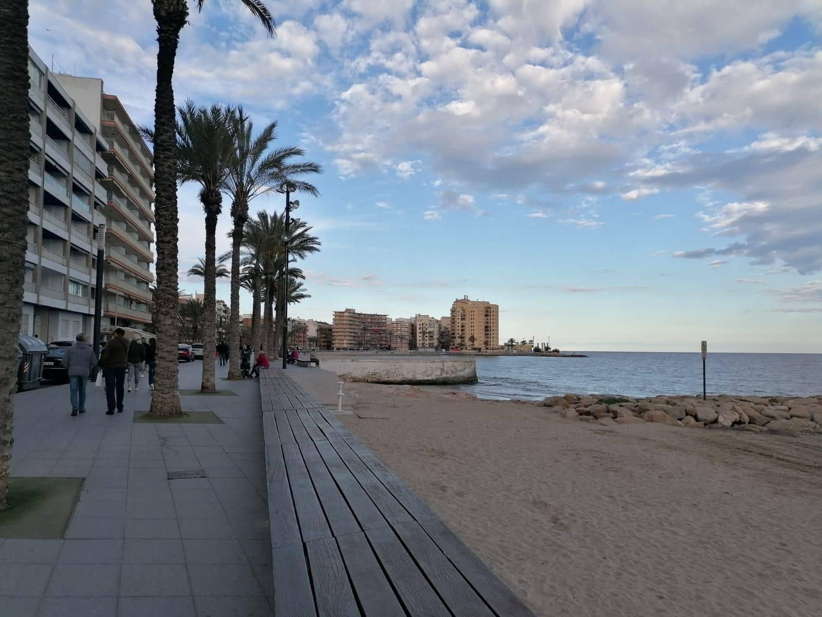 3 bedroom Flat for rent in Torrevieja with garage - € 1,000 (Ref: 9694665)