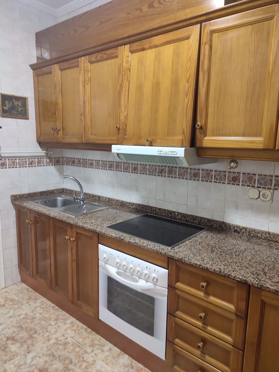 2 bedroom Villa for rent in Orihuela Costa with pool garage - € 800 (Ref: 9694667)