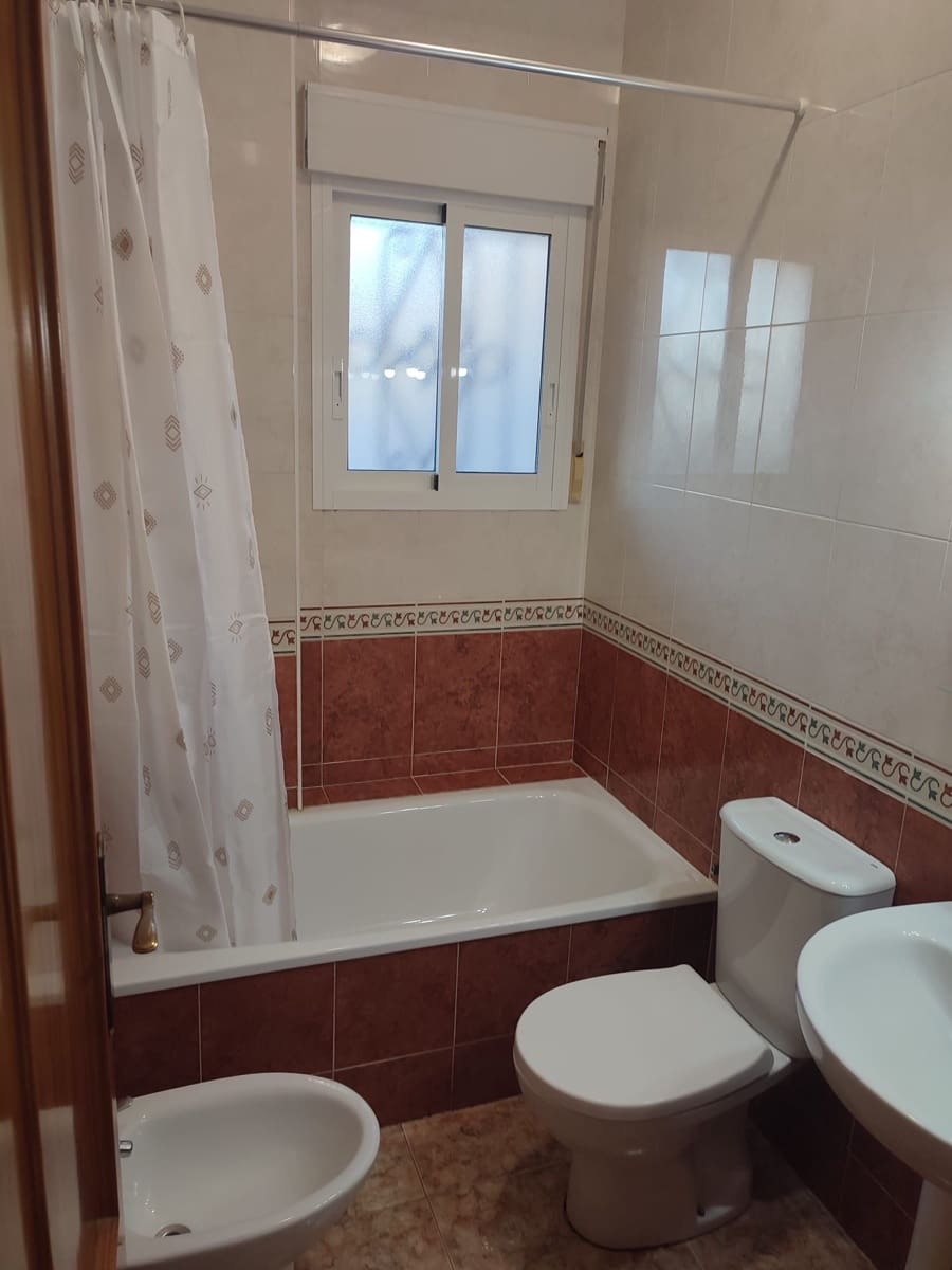 2 bedroom Villa for rent in Orihuela Costa with pool garage - € 800 (Ref: 9694667)