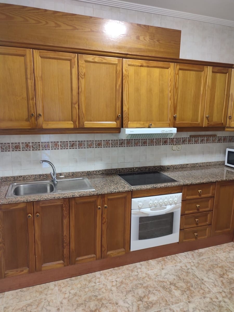 2 bedroom Villa for rent in Orihuela Costa with pool garage - € 800 (Ref: 9694667)