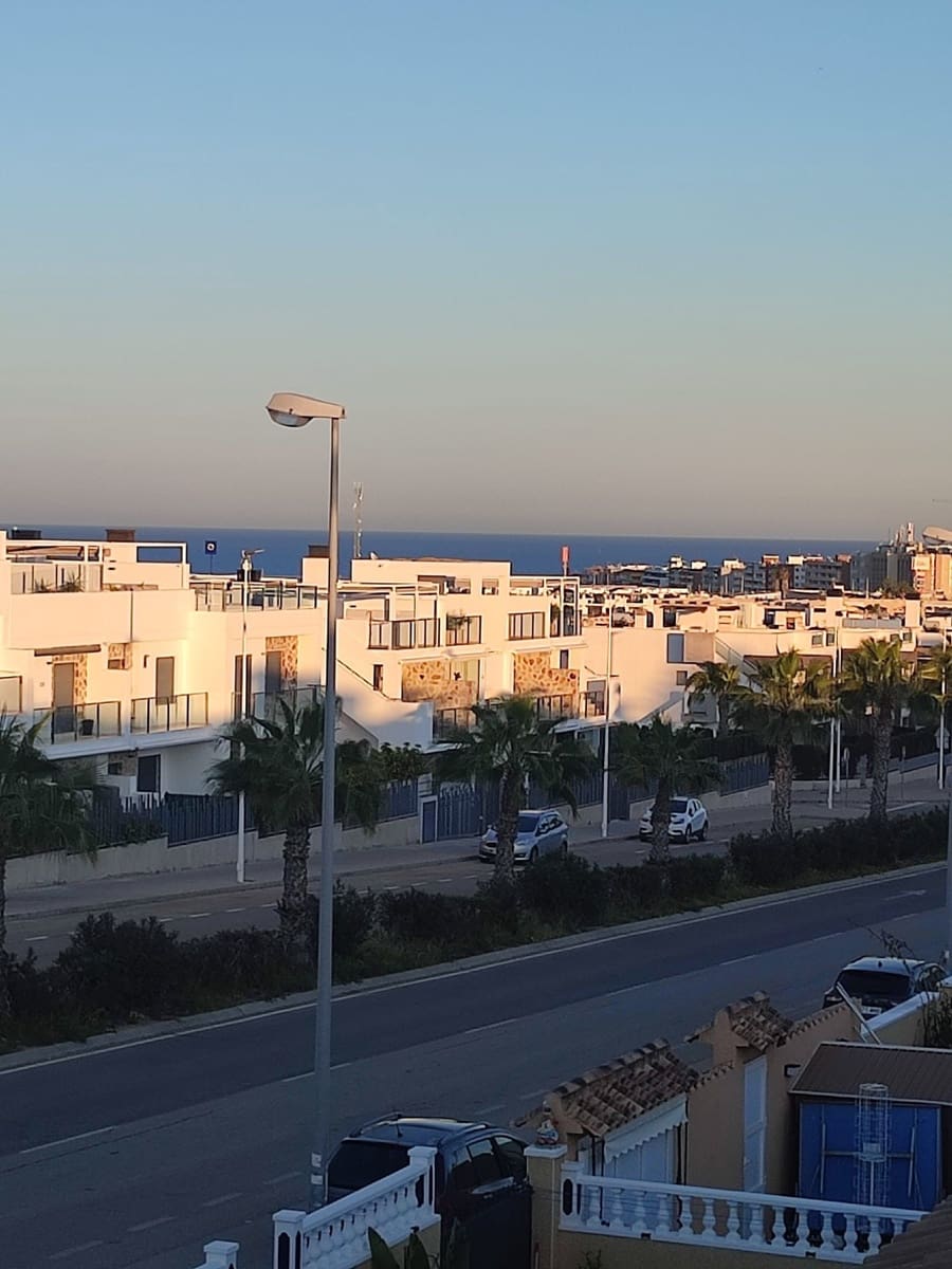 2 bedroom Villa for rent in Orihuela Costa with pool garage - € 800 (Ref: 9694667)