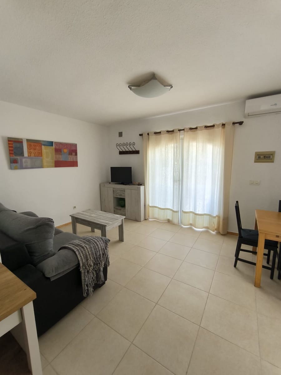 2 bedroom Flat for rent in Torrevieja - € 750 (Ref: 9700406)