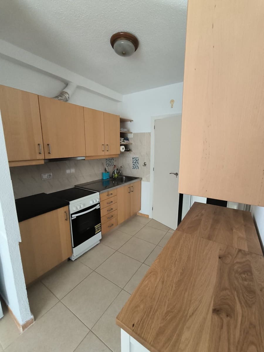 2 bedroom Flat for rent in Torrevieja - € 750 (Ref: 9700406)