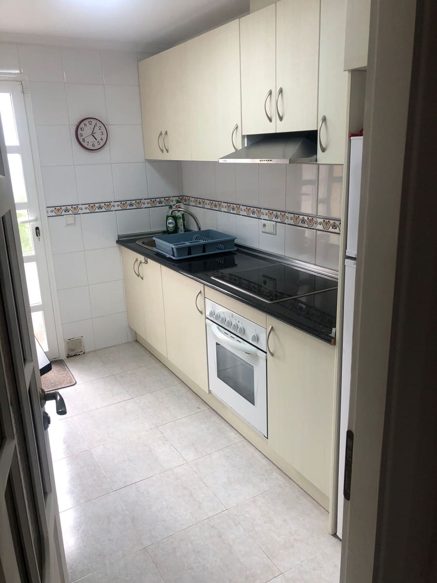 3 bedroom Townhouse for rent in Dona Pepa with pool - € 1,200 (Ref: 9700407)