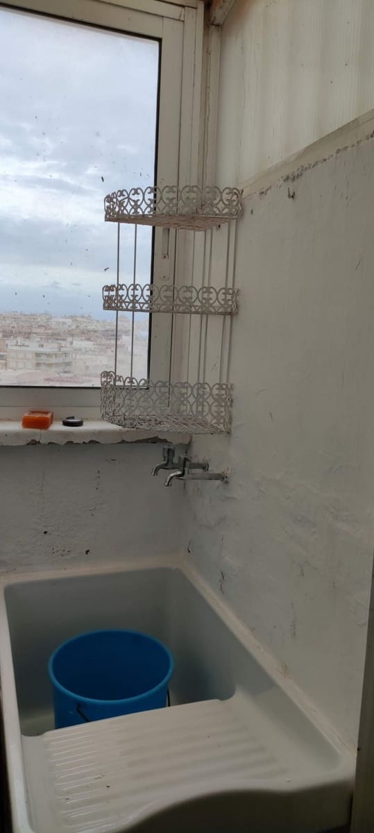 2 bedroom Penthouse for rent in Torrevieja with pool - € 850 (Ref: 9700409)