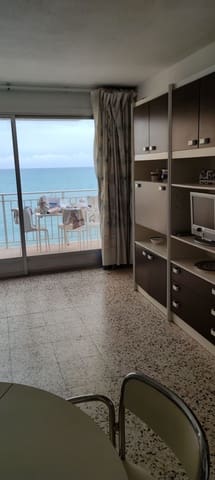 2 bedroom Penthouse for rent in Torrevieja with pool - € 850 (Ref: 9700409)