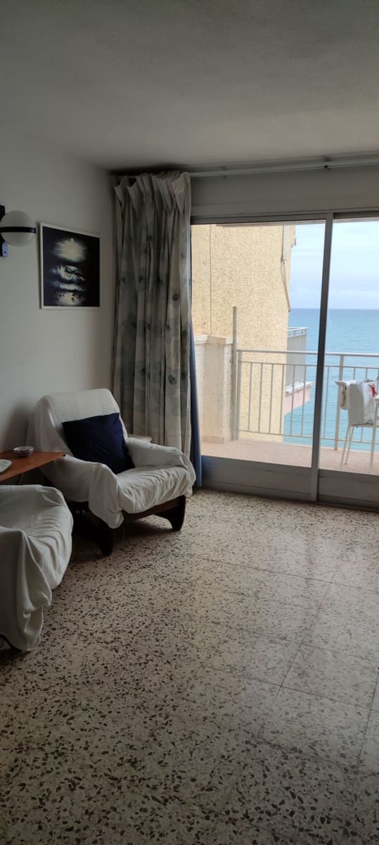 2 bedroom Penthouse for rent in Torrevieja with pool - € 850 (Ref: 9700409)