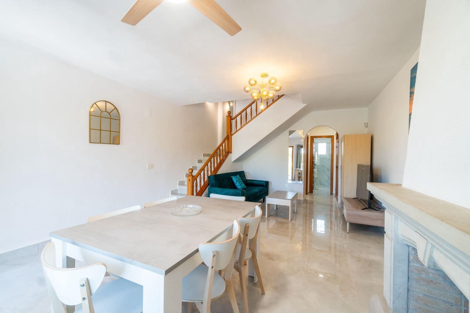 Villa/Maison Semi-Mitoyenne de 3 chambres à louer à Orihuela Costa avec piscine - 1 800 € (Ref: 9711069)