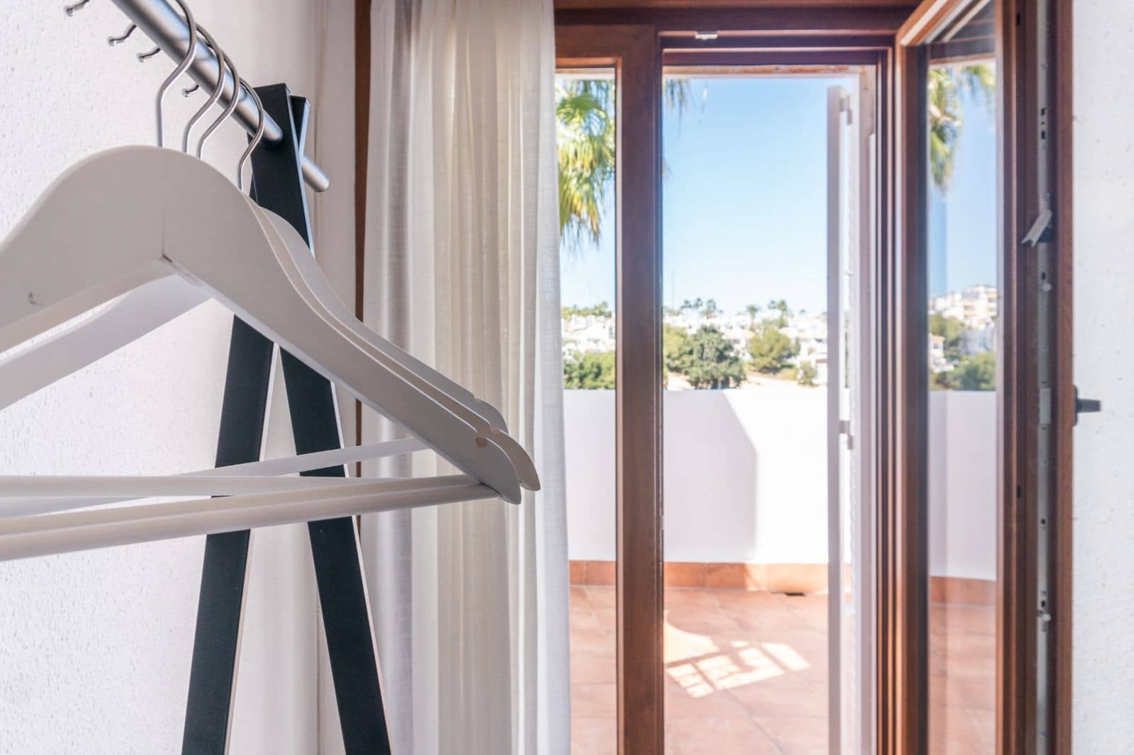 Villa/Maison Semi-Mitoyenne de 3 chambres à louer à Orihuela Costa avec piscine - 1 800 € (Ref: 9711069)