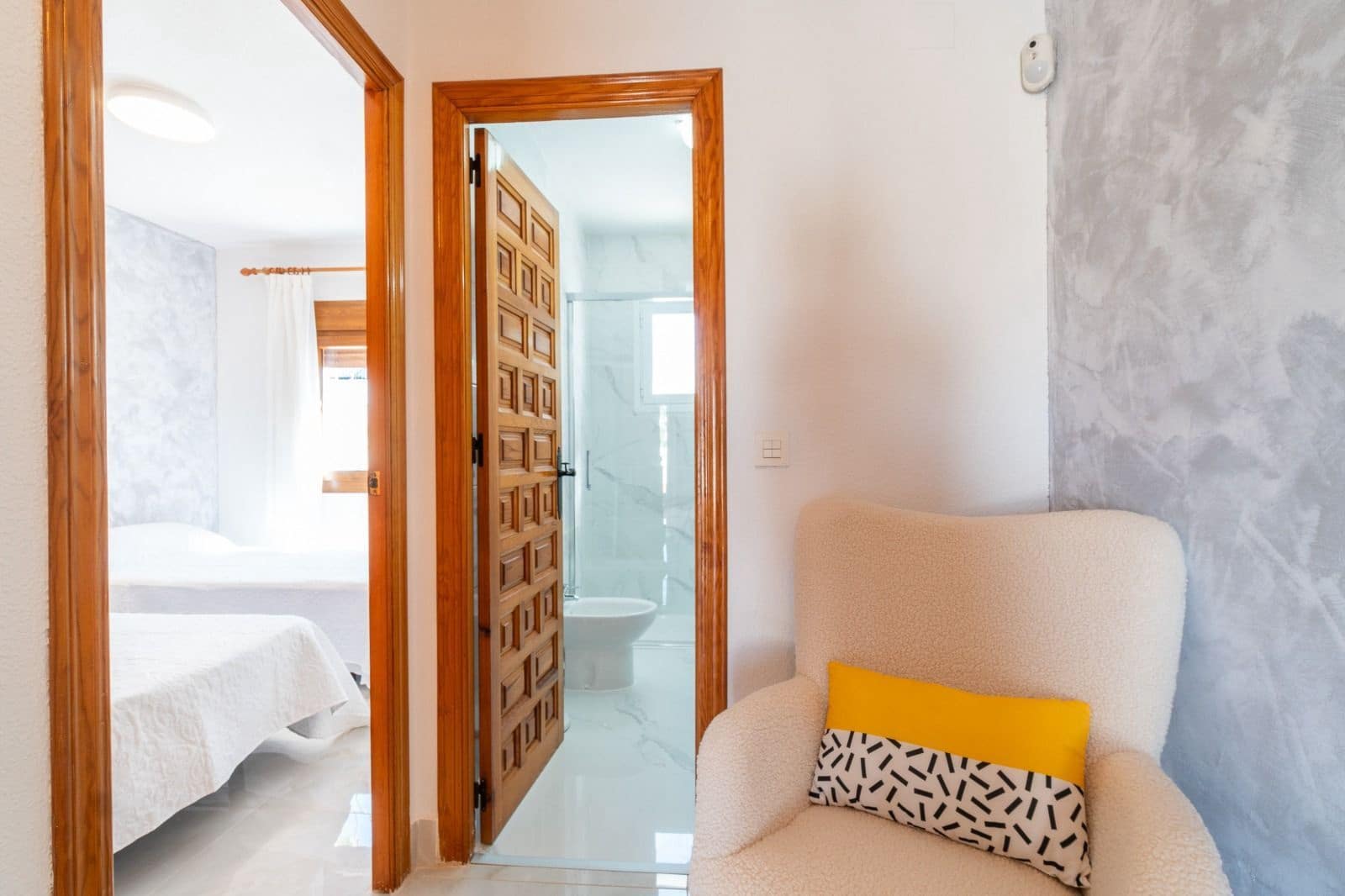 Villa/Maison Semi-Mitoyenne de 3 chambres à louer à Orihuela Costa avec piscine - 1 800 € (Ref: 9711069)