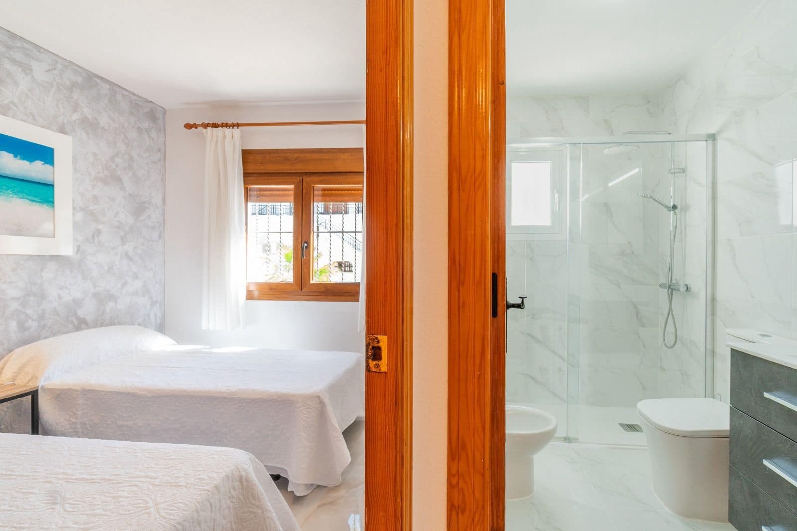 Villa/Maison Semi-Mitoyenne de 3 chambres à louer à Orihuela Costa avec piscine - 1 800 € (Ref: 9711069)