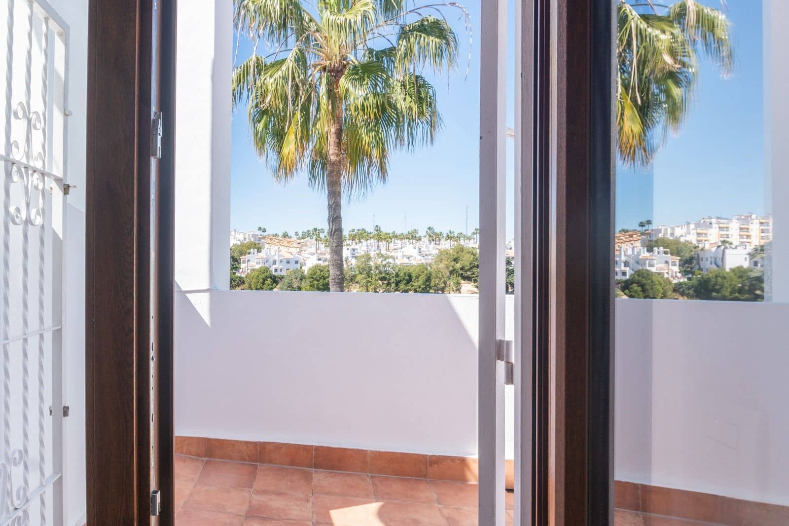 Villa/Maison Semi-Mitoyenne de 3 chambres à louer à Orihuela Costa avec piscine - 1 800 € (Ref: 9711069)