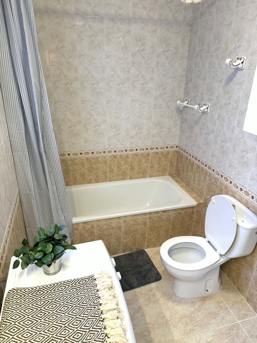 1 soveværelse Penthouse til leje i Torrevieja - € 850 (Ref: 9711070)
