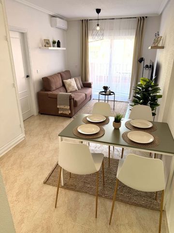 1 soveværelse Penthouse til leje i Torrevieja - € 850 (Ref: 9711070)