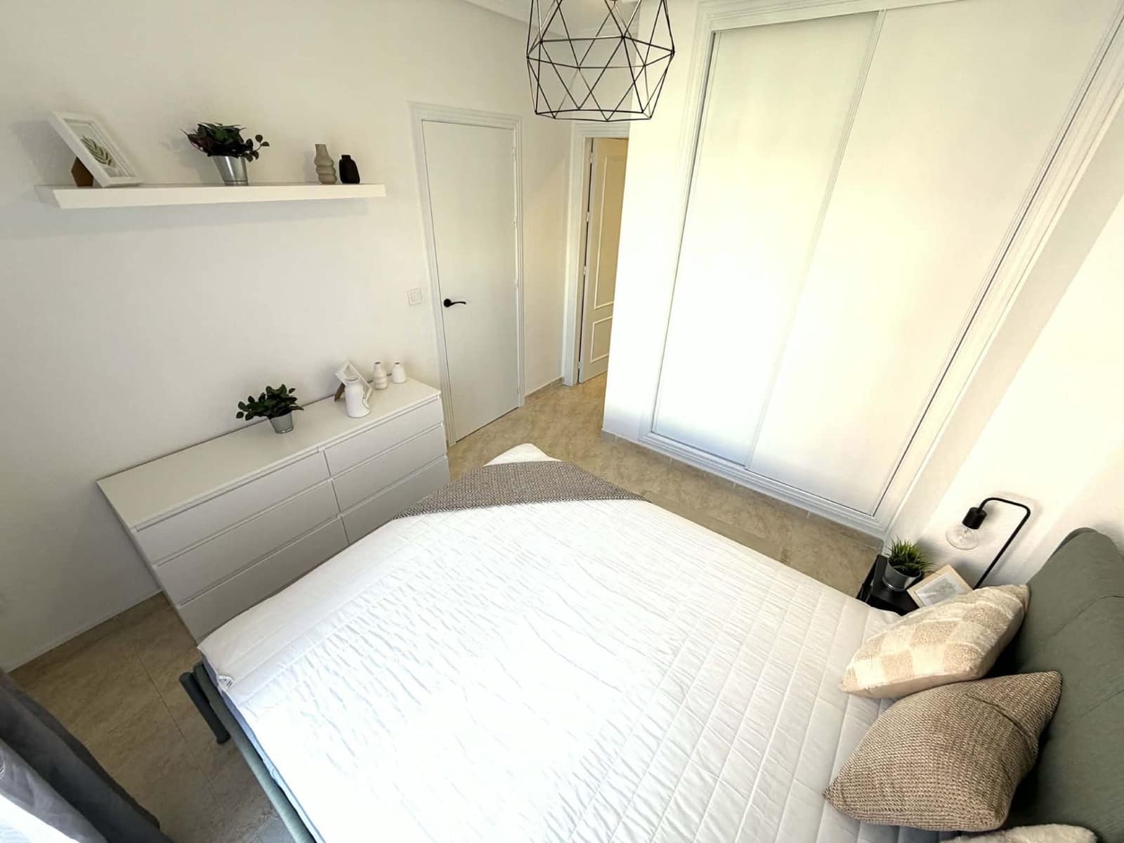 1 soveværelse Penthouse til leje i Torrevieja - € 850 (Ref: 9711070)