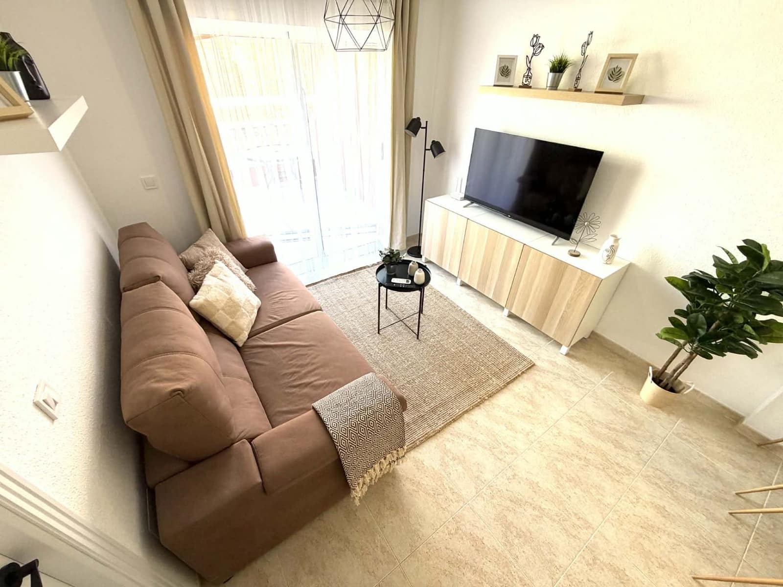 1 soveværelse Penthouse til leje i Torrevieja - € 850 (Ref: 9711070)