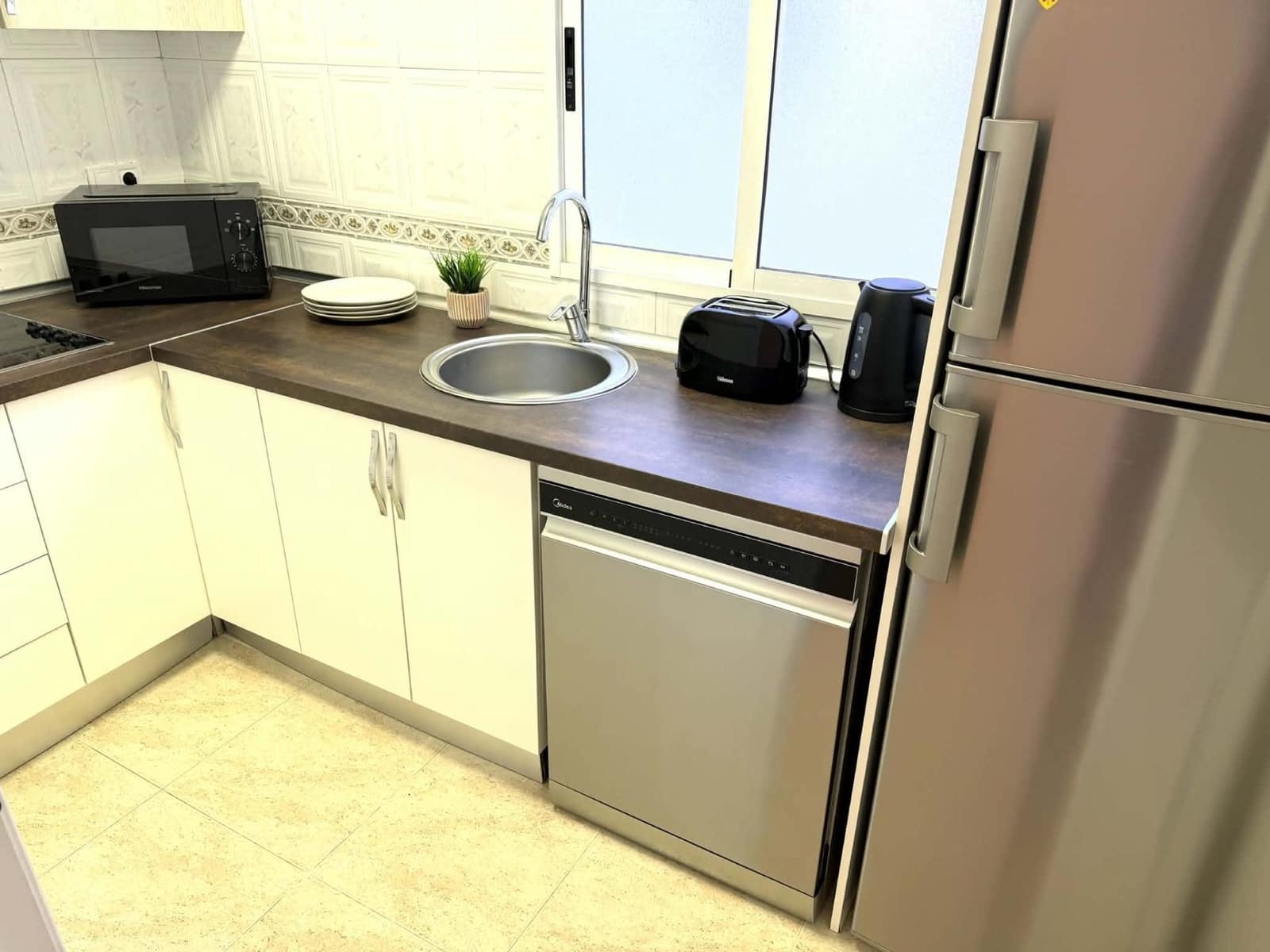 1 soveværelse Penthouse til leje i Torrevieja - € 850 (Ref: 9711070)