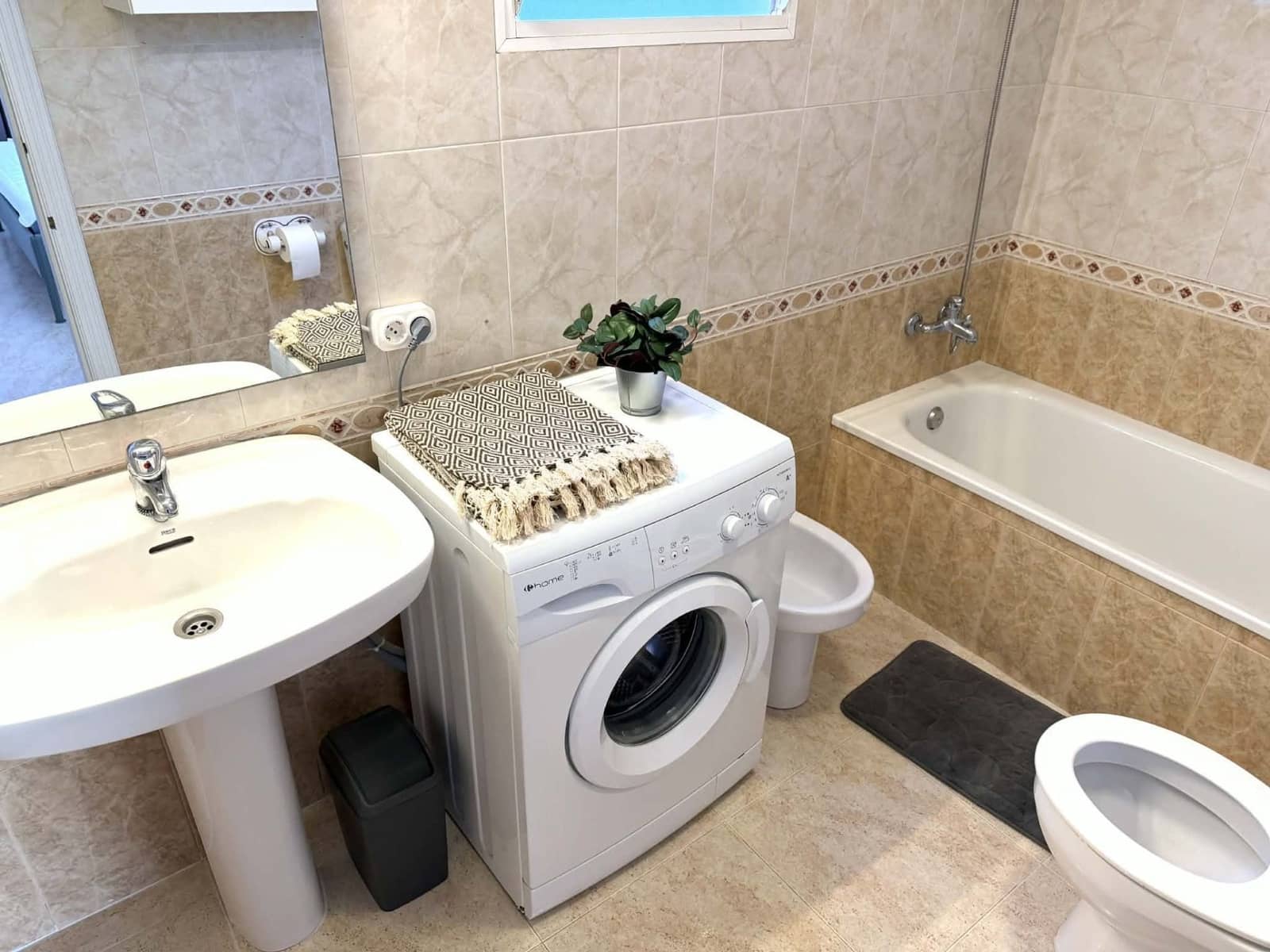 1 soveværelse Penthouse til leje i Torrevieja - € 850 (Ref: 9711070)