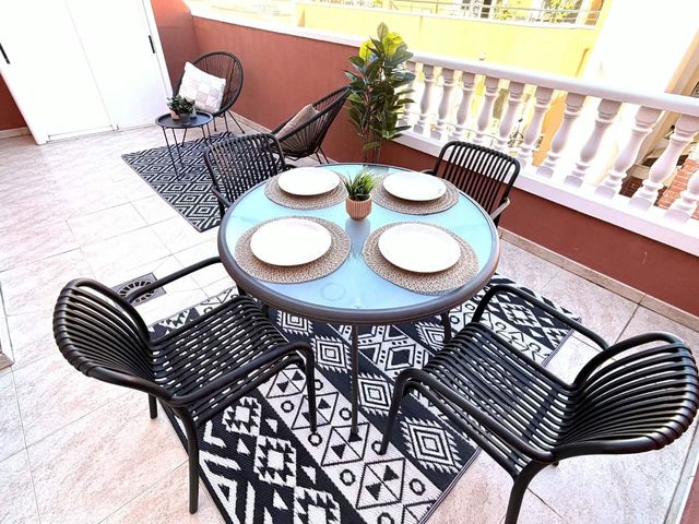 1 soveværelse Penthouse til leje i Torrevieja - € 850 (Ref: 9711070)