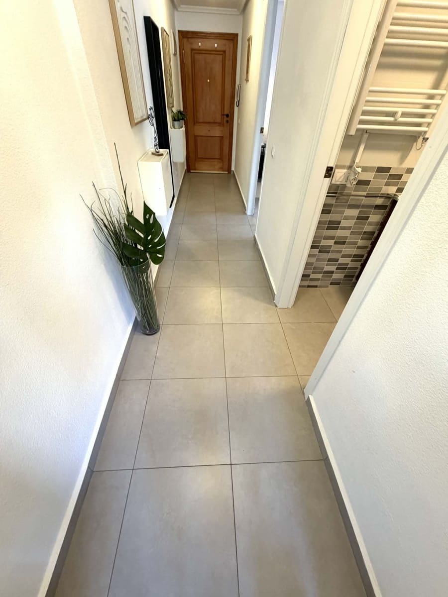 1 bedroom Penthouse for rent in Torrevieja - € 850 (Ref: 9711072)