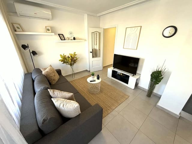 1 bedroom Penthouse for rent in Torrevieja - € 850 (Ref: 9711072)