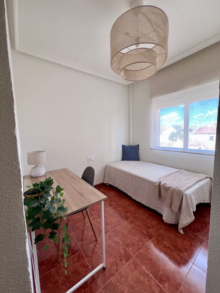 2 bedroom Flat for rent in Santiago de la Ribera with garage - € 700 (Ref: 9711073)