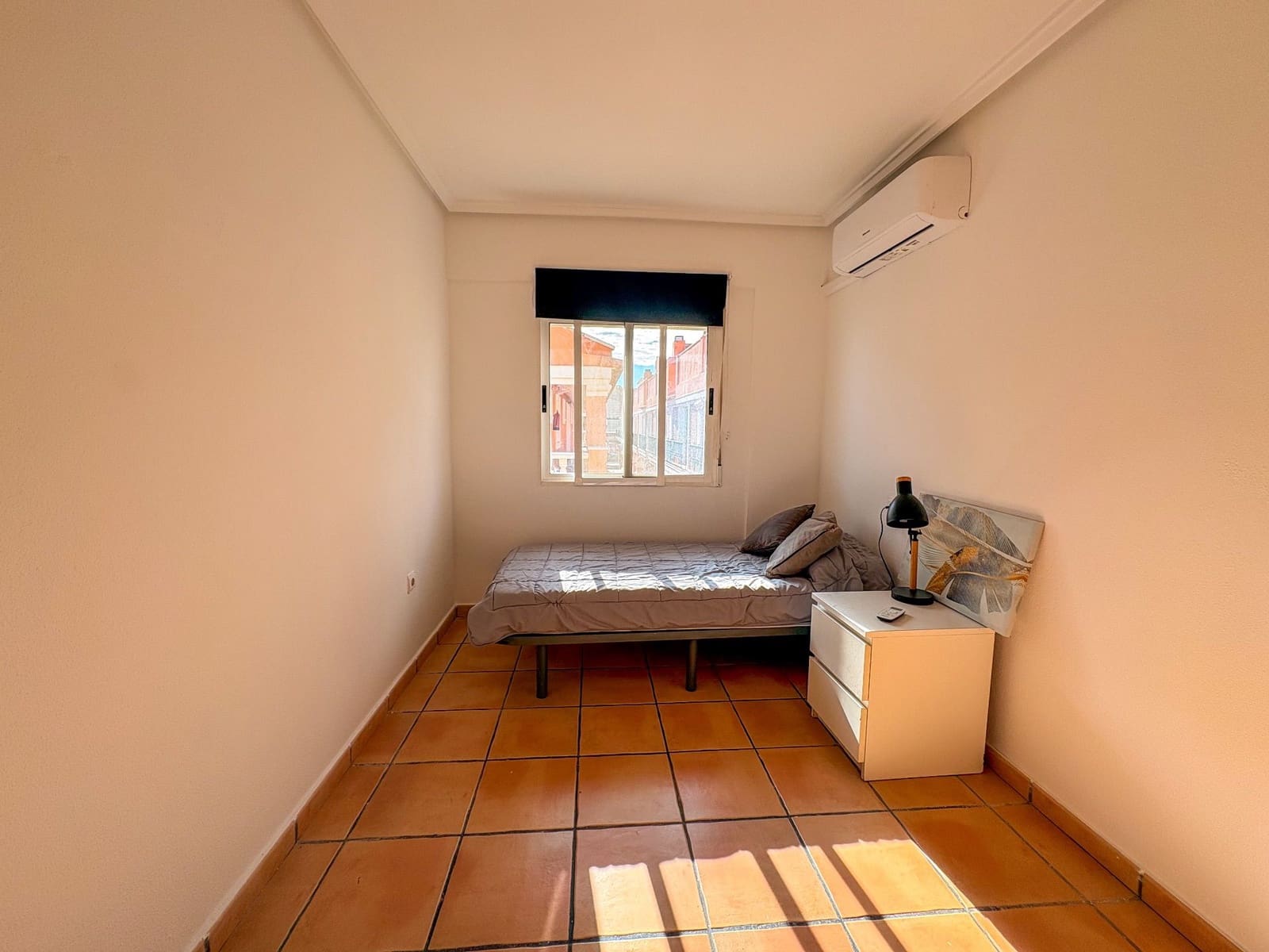 3 Zimmer Wohnung zu vermieten in Torrevieja mit Garage - 1.250 € (Ref: 9719450)