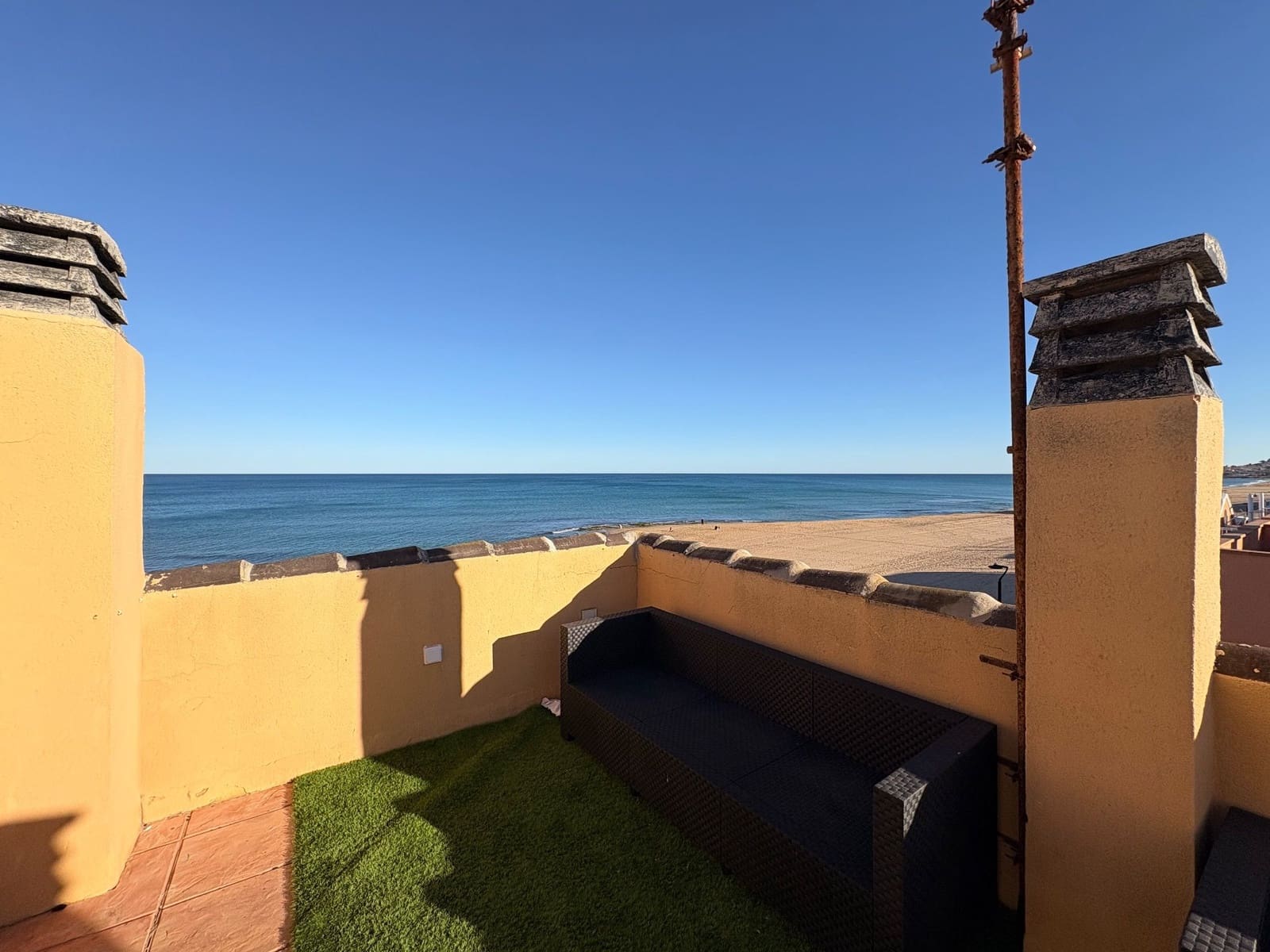 3 Zimmer Wohnung zu vermieten in Torrevieja mit Garage - 1.250 € (Ref: 9719450)