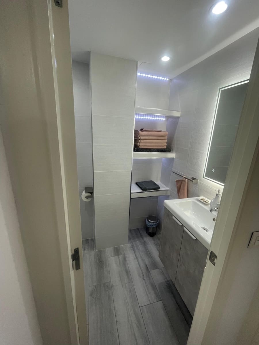 2 Zimmer Wohnung zu vermieten in Orihuela Costa mit Pool Garage - 900 € (Ref: 9719452)