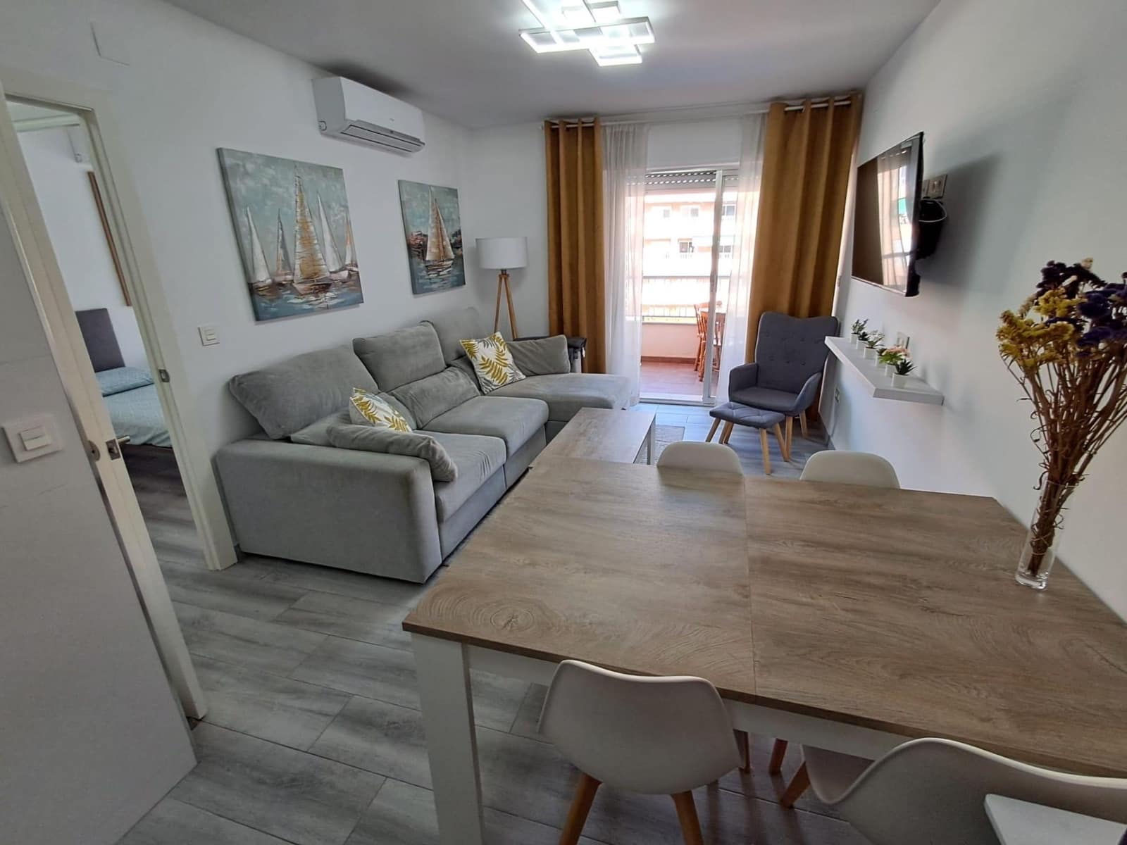 2 Zimmer Wohnung zu vermieten in Orihuela Costa mit Pool Garage - 900 € (Ref: 9719452)