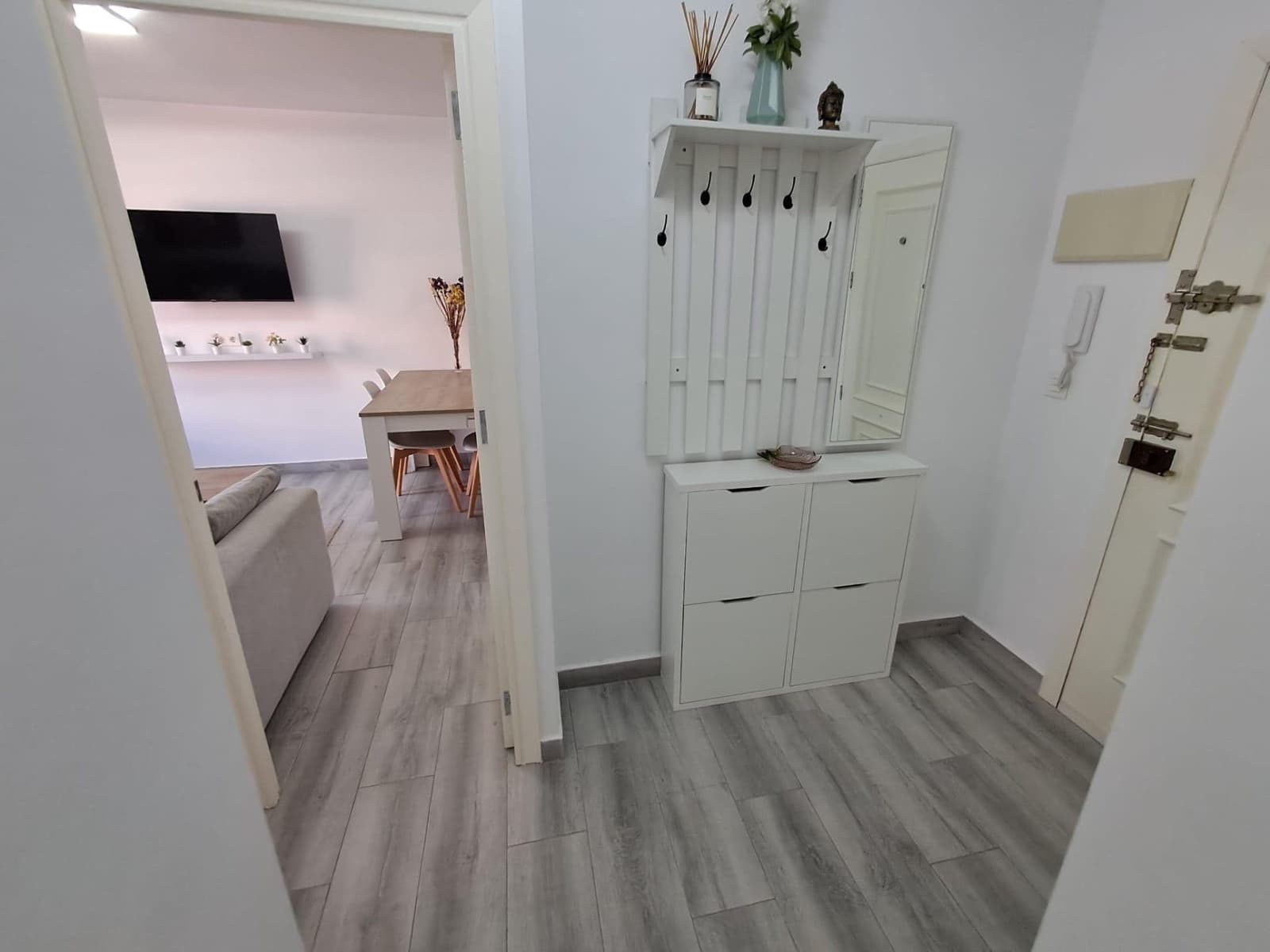 2 Zimmer Wohnung zu vermieten in Orihuela Costa mit Pool Garage - 900 € (Ref: 9719452)