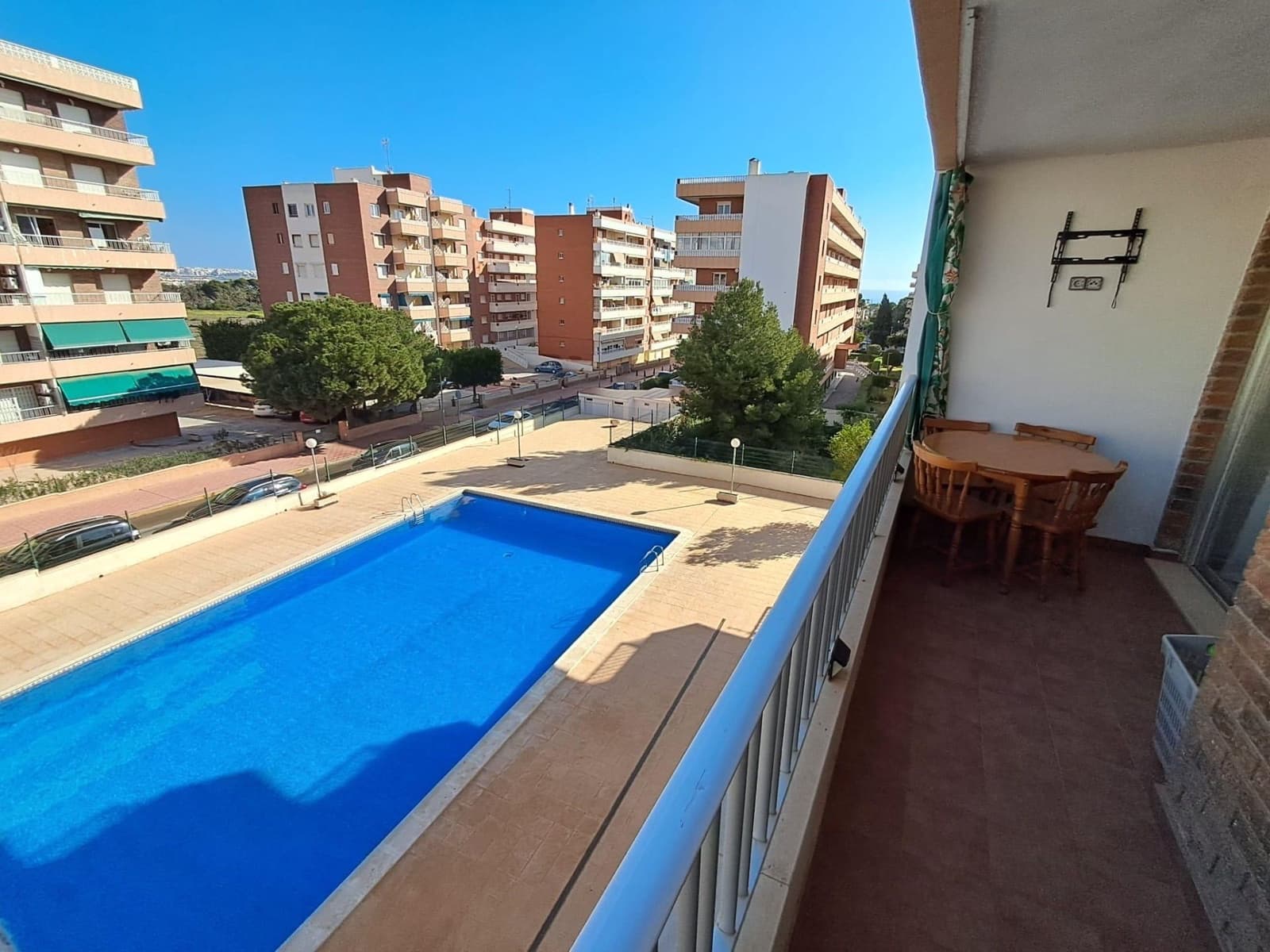 2 Zimmer Wohnung zu vermieten in Orihuela Costa mit Pool Garage - 900 € (Ref: 9719452)