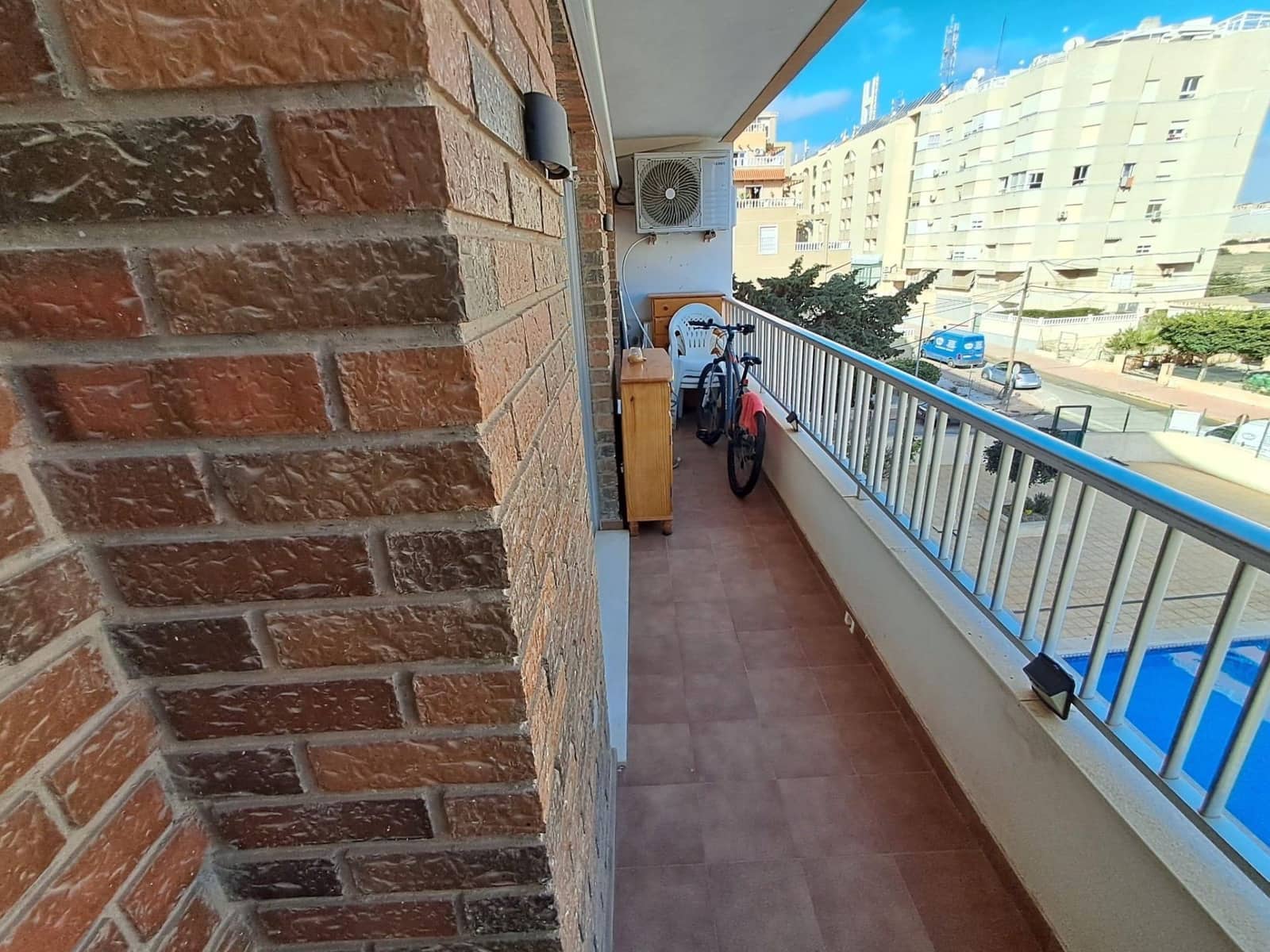 2 Zimmer Wohnung zu vermieten in Orihuela Costa mit Pool Garage - 900 € (Ref: 9719452)