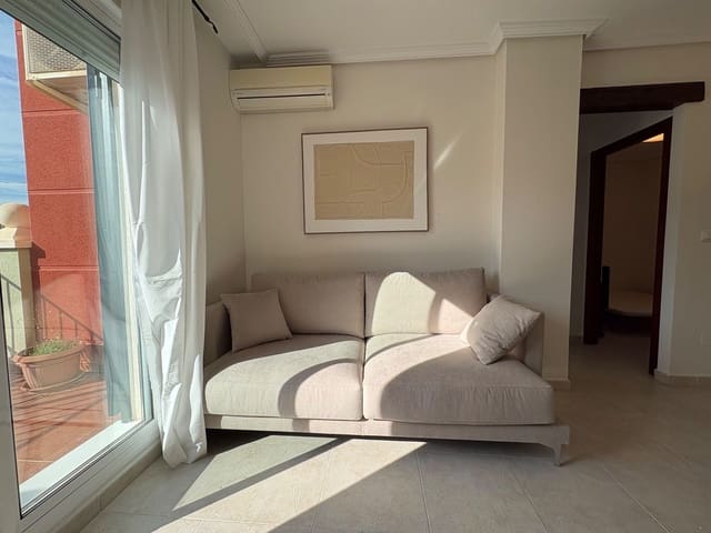 2 bedroom Penthouse for rent in Torrevieja with pool garage - € 950 (Ref: 9721064)