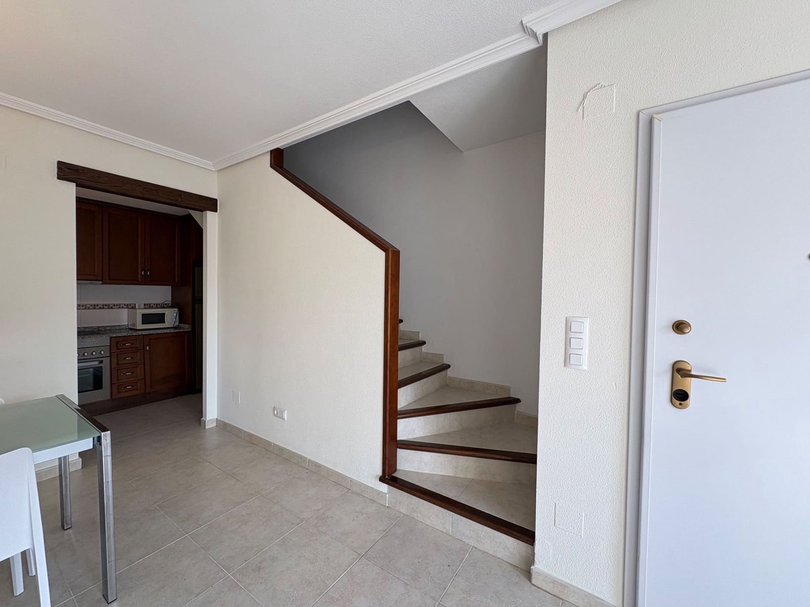 2 bedroom Penthouse for rent in Torrevieja with pool garage - € 950 (Ref: 9721064)