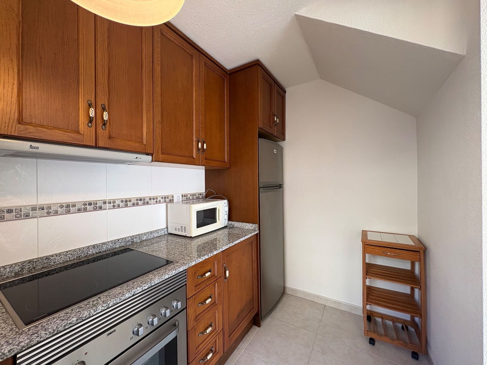 2 bedroom Penthouse for rent in Torrevieja with pool garage - € 950 (Ref: 9721064)