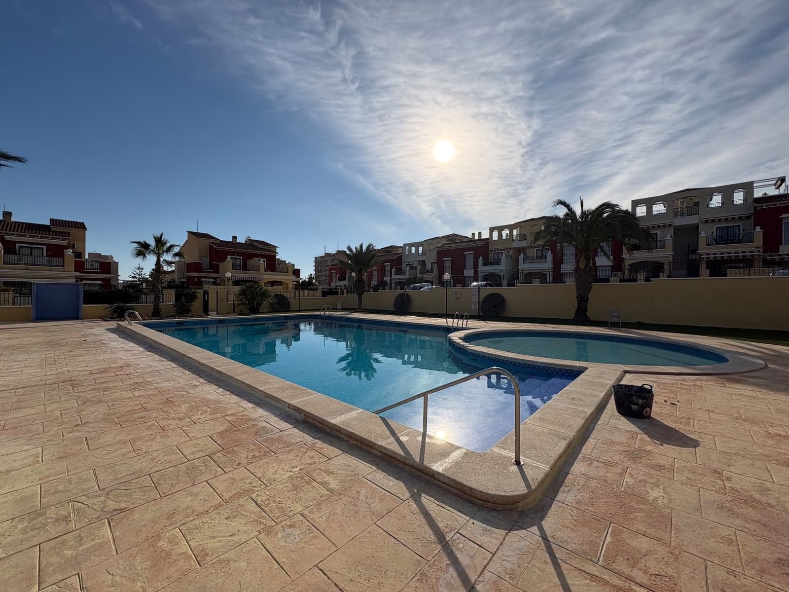 2 bedroom Penthouse for rent in Torrevieja with pool garage - € 950 (Ref: 9721064)