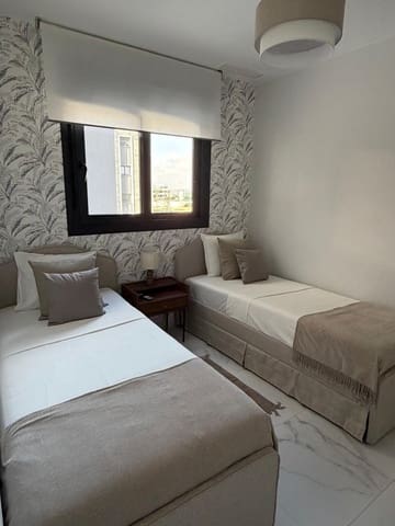 2 sypialnia Mieszkanie do wynajęcia w Torrevieja z basenem garażem - 2 250 € (Ref: 9726310)