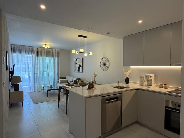 2 sypialnia Mieszkanie do wynajęcia w Torrevieja z basenem garażem - 2 250 € (Ref: 9726310)